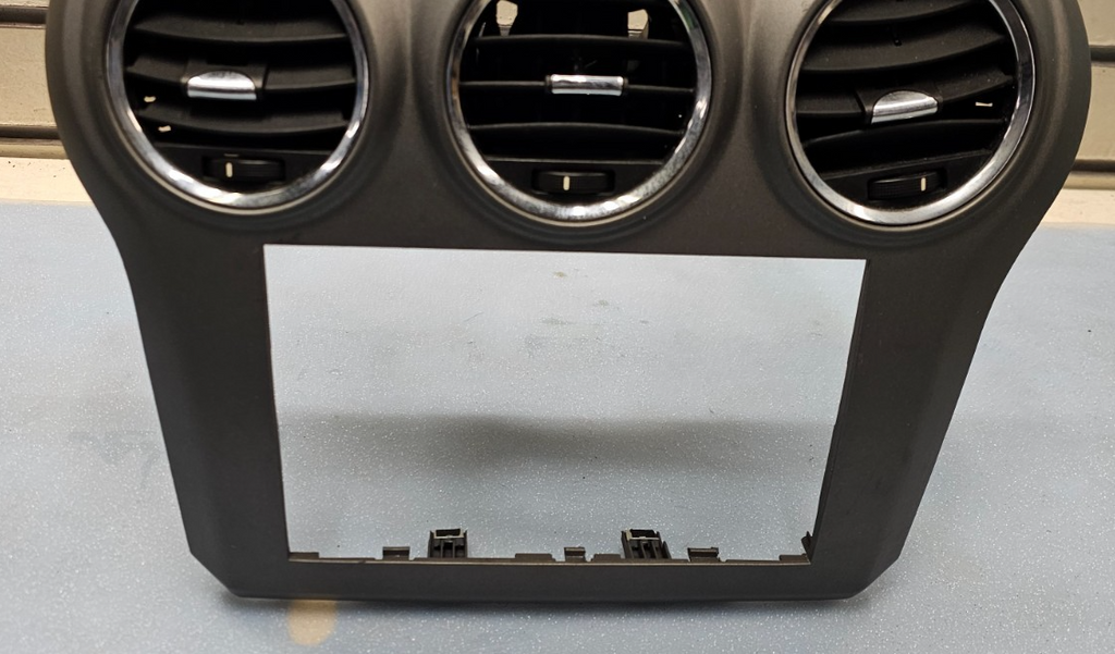 🔥08-10 Saturn Vue Center Dash Radio Stereo Display Bezel Trim Panel DK Gray B31