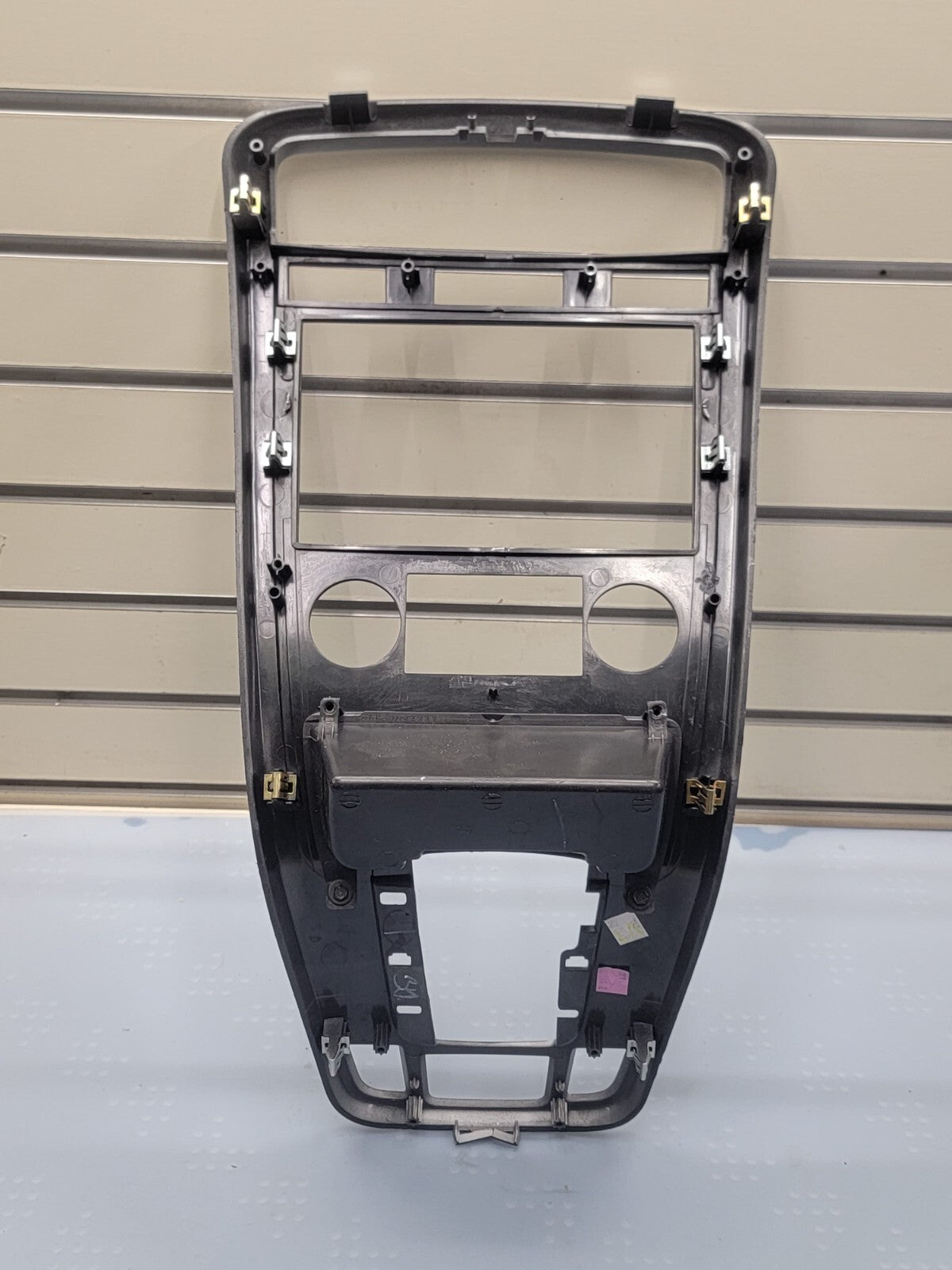 07-09 Chevrolet Equinox Center Dash Radio Climate Bezel Surround Trim Silver