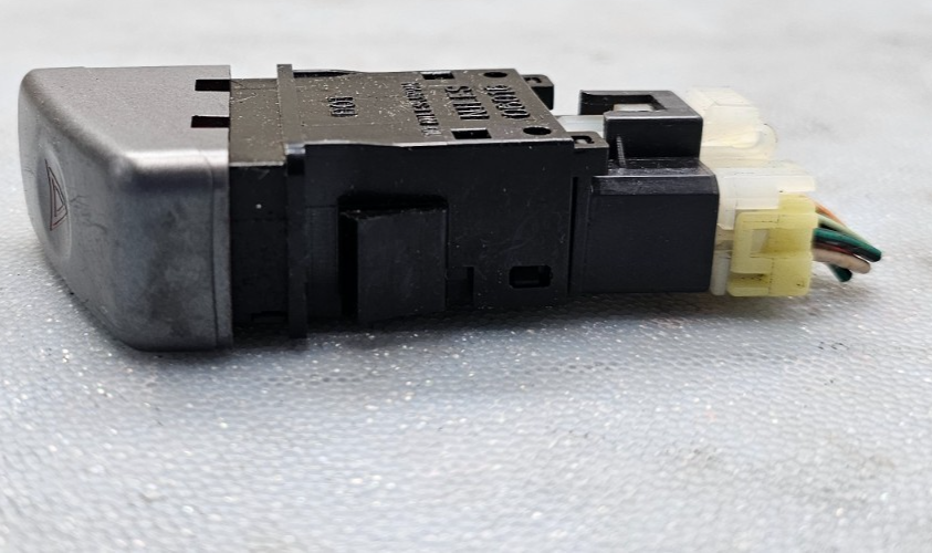 🔥00-04 Nissan Almera Maxima Hazard Warning Switch Button Silver