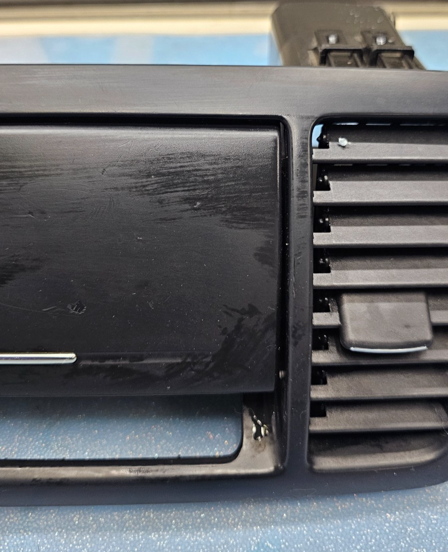 🔥05-09 OEM Subaru Legacy Outback Center Dash Bezel Vents Clock Storage Black