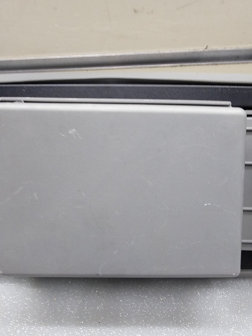 07-10 Chrysler Sebring Center Console Lid Armrest Storage Assembly Top Gray OEM
