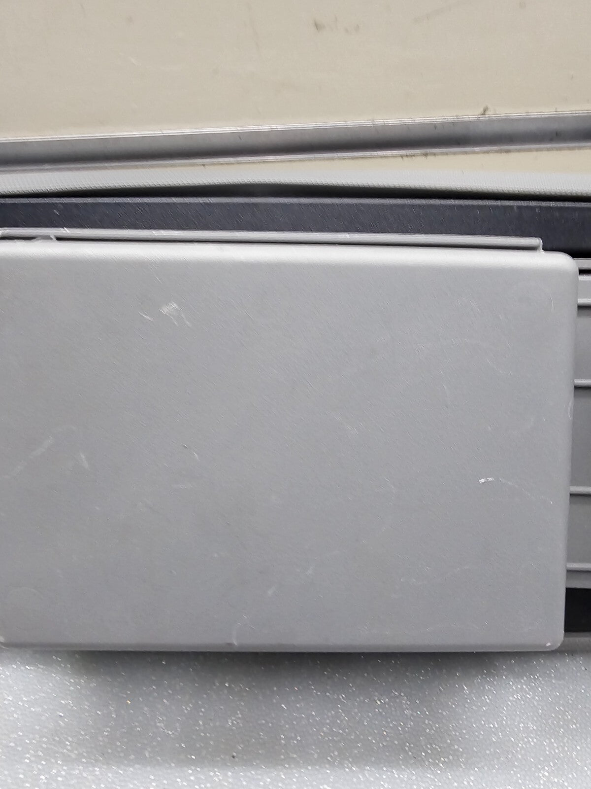 07-10 Chrysler Sebring Center Console Lid Armrest Storage Assembly Top Gray OEM