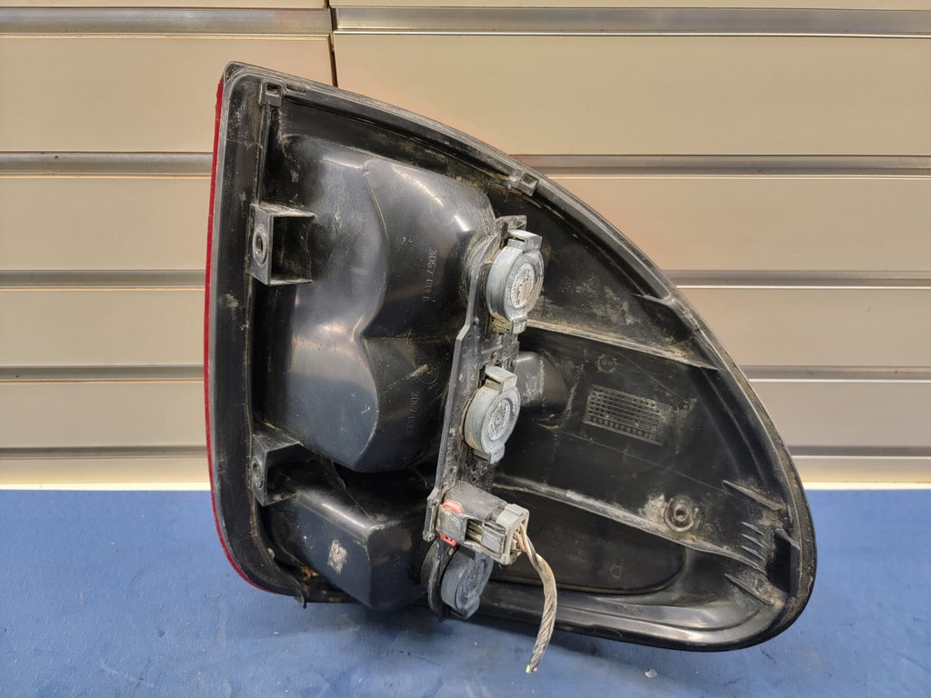 🔥2004-2007 Dodge Caravan RIGHT Tail Light Fits  OEM