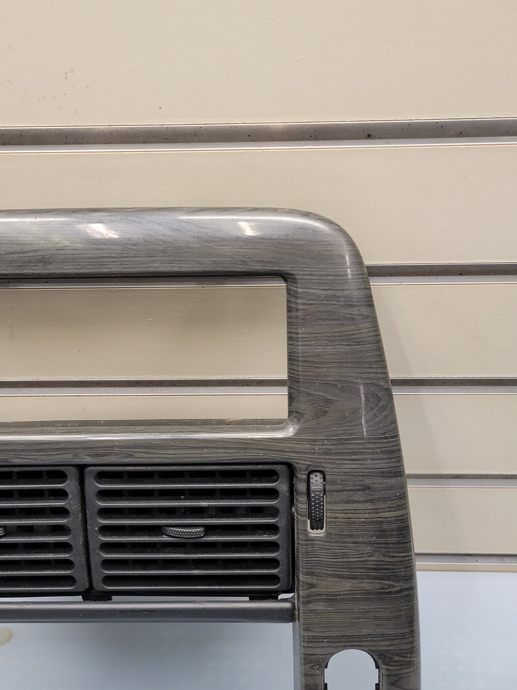 02-05 FORD EXPLORER RADIO AUDIO CLIMATE TEMPERATURE CONTROL BEZEL TRIM GRAY