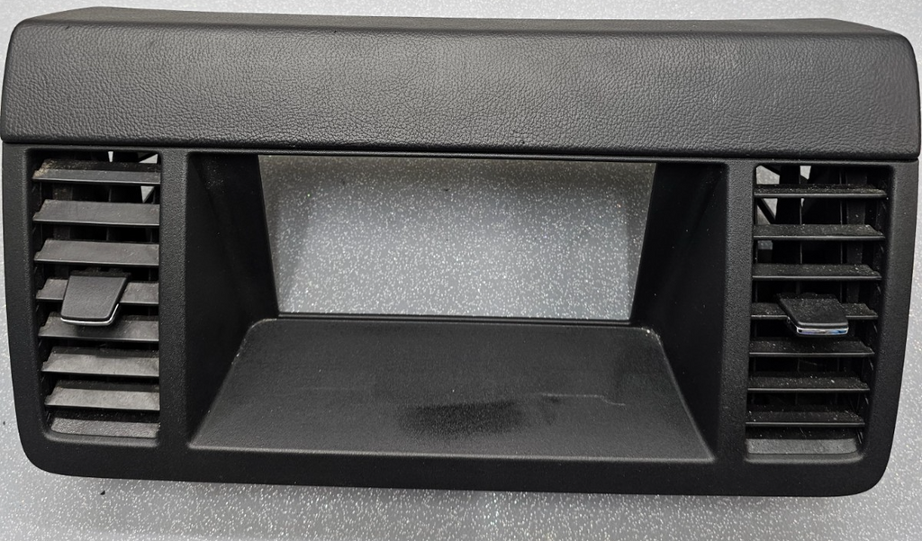 03-07 Murano Dash AM FM Radio Stereo Outlet Display Audio Bezel Trim Panel Black