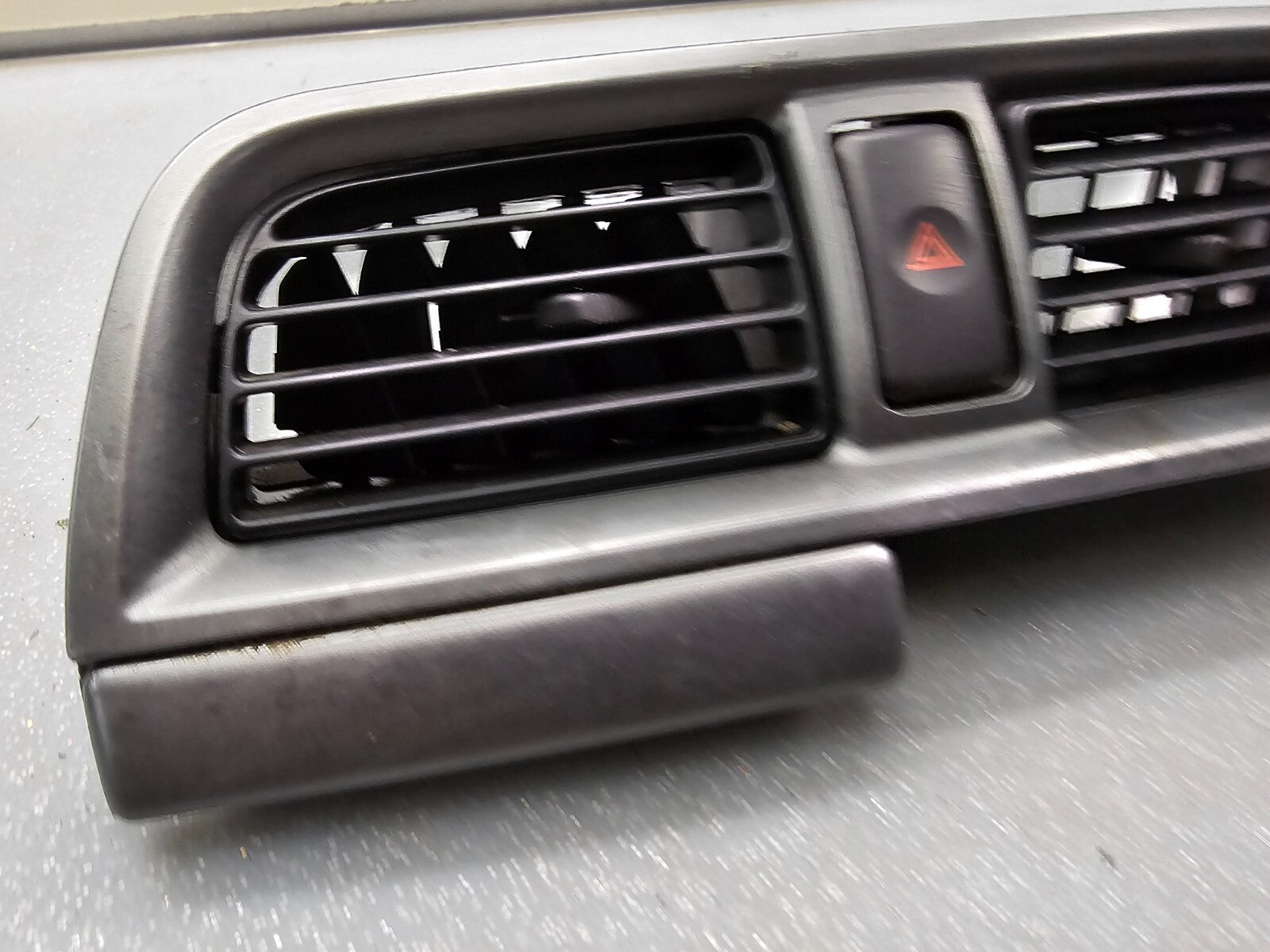 🔥02-04 Subaru Impreza Front Center Dash A/C Heater Air Vent Grill panel GRAY