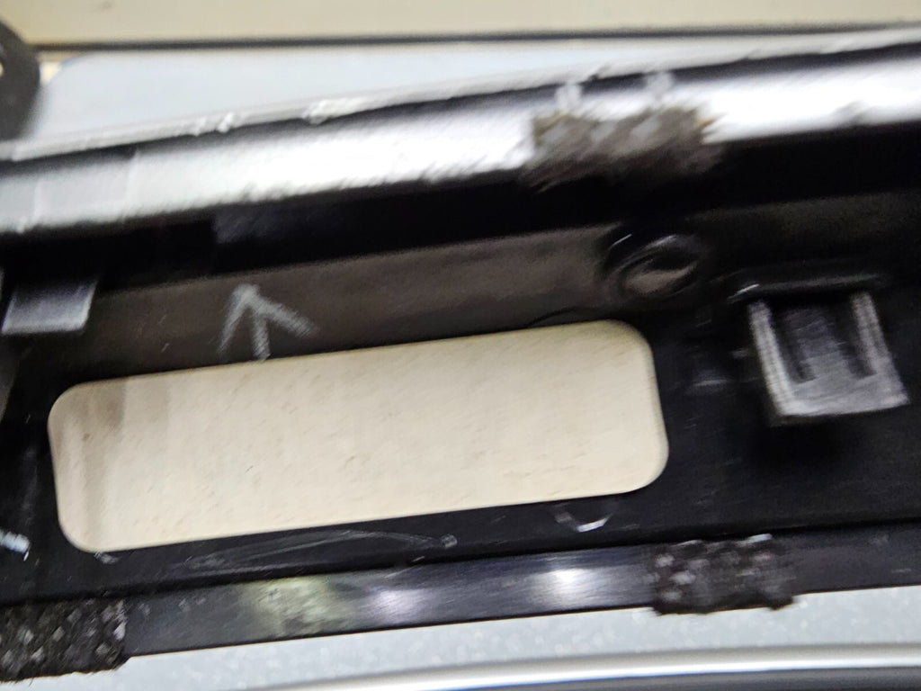🔥16-18 KIA SORENTO CENTER DASH RADIO SURROUND BEZEL TRIM PANEL Assembly Silver