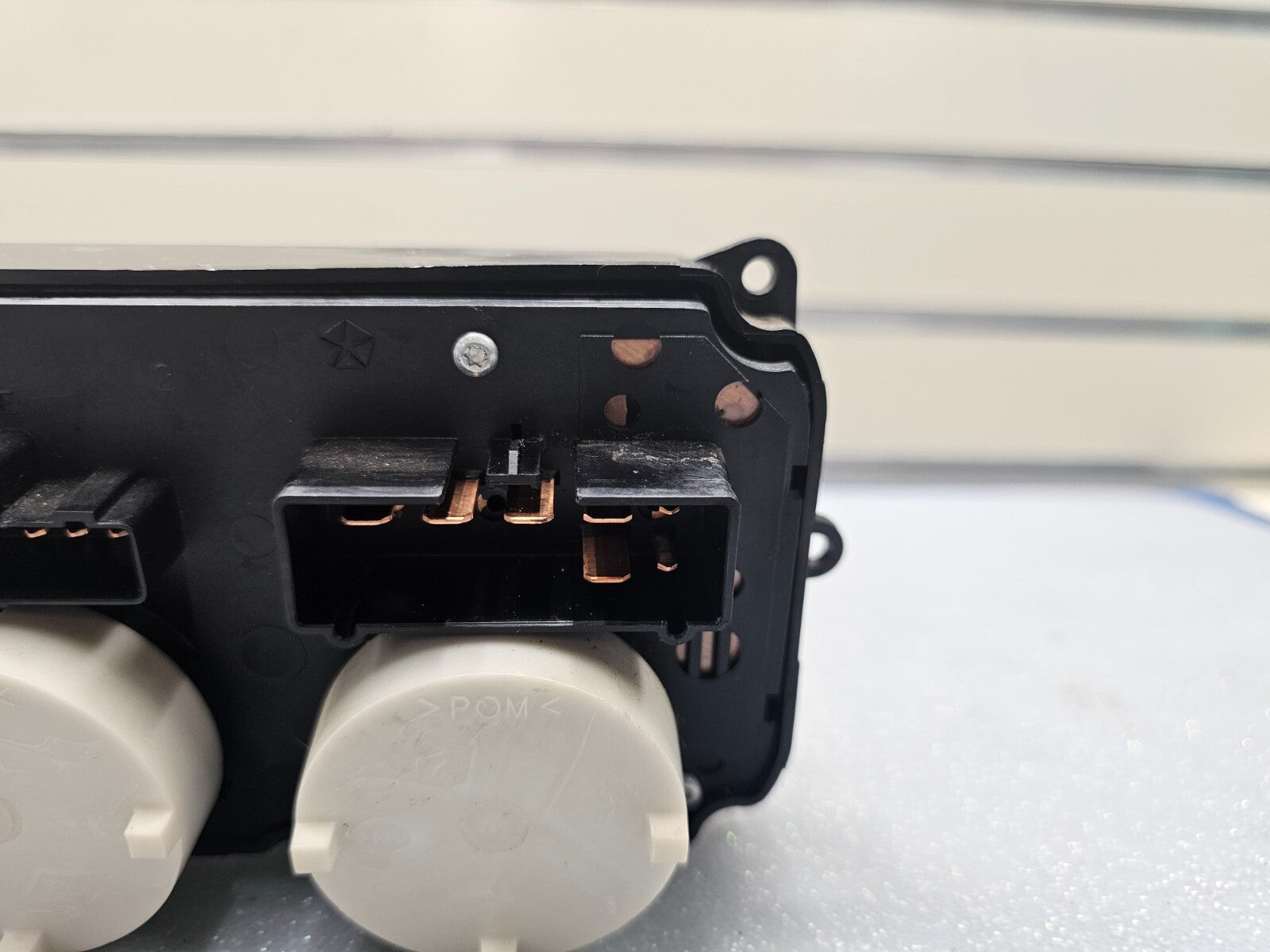 04-07 Dodge Caravan Town Country Dash AC Climate Temperature Heater Control OEM