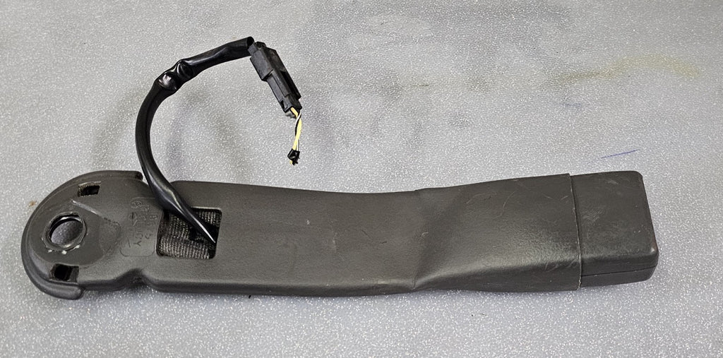 🔥03-06 Tahoe Yukon Sierra Silverado Front Seat Belt Buckle Black