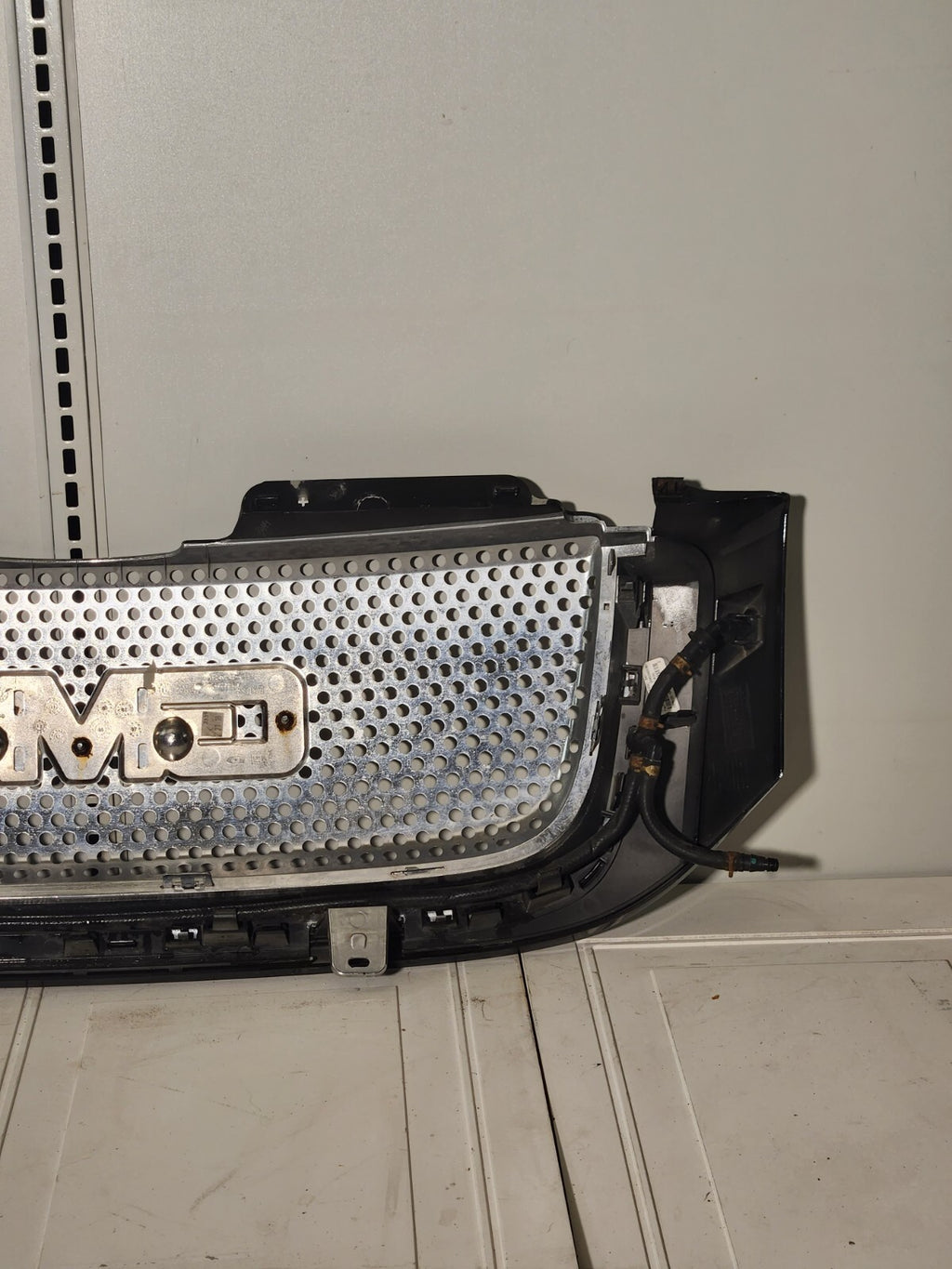 07-14 GMC Yukon Chevy Suburban Tahoe Denali Upper Bumper Grille GRAY (Chrome)