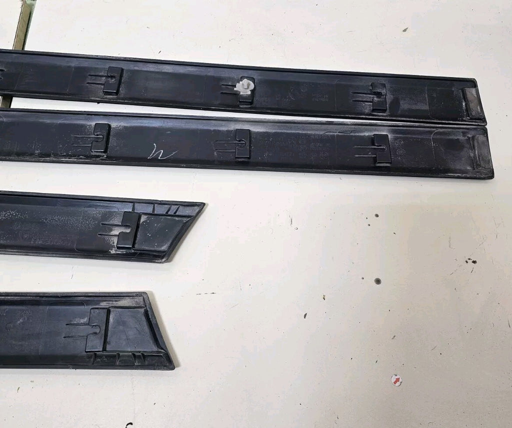 🔥06-10 Commander Outer Door Trim Set Left Driver Right Passenger Molding Black