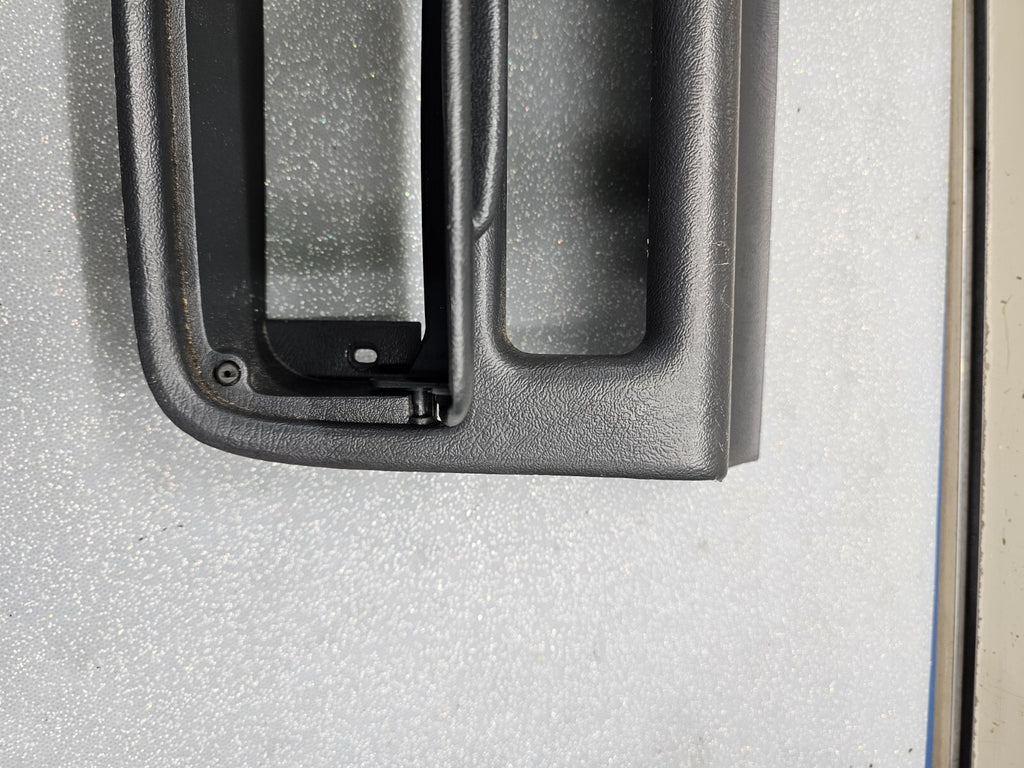🔥99-02 SILVERADO TAHOE SIERRA CENTER CONSOLE FRONT LOWER CUBBY BEZEL STORAGE