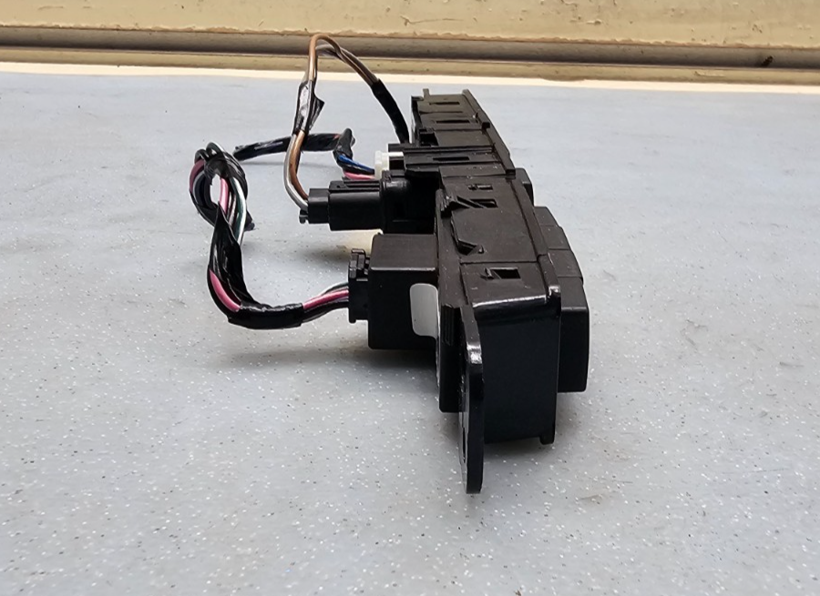09-12 Chevrolet Traverse Center Dash Panel Hazard Control Switch Unit OEM SW55