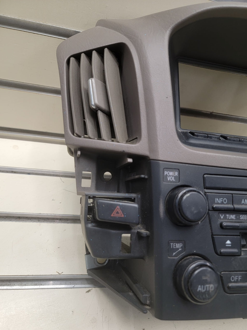 🔥1999-2003 Lexus RX300 Am Fm Cd Player Radio Receiver ID P1714 On Radio OEM
