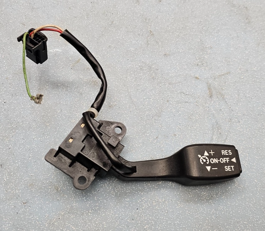 🔥03-08 Toyota Corolla Matrix Vibe Steering Wheel Cruise control Switch Assembly