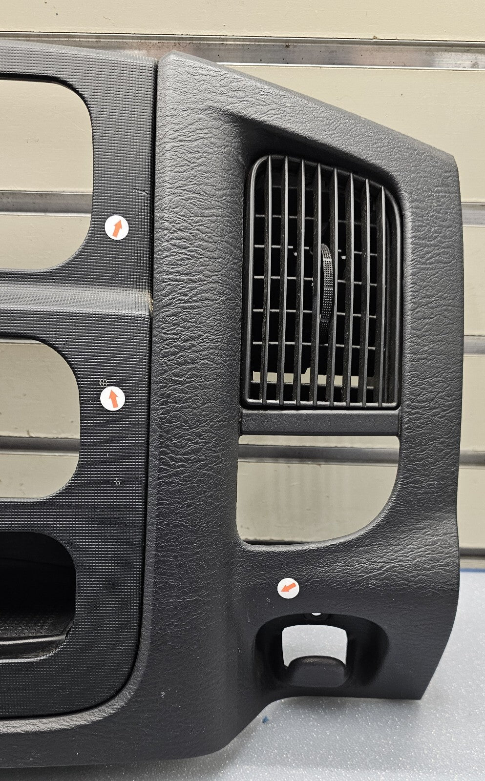 🔥02-05 Dodge RAM Dash RADIO Audio Stereo Bezel Climate Trim Panel Black B10