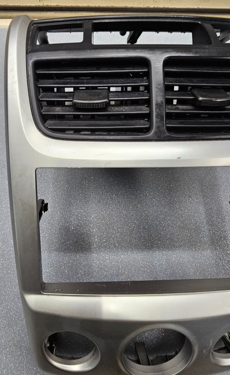 05-09 SPORTAGE CENTER DASH RADIO STEREO BEZEL TRIM PANEL CLIMATE CONTROL SILVER