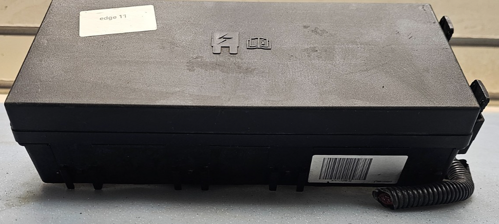 🔥2011 Edge Engine Fuse Relay Box Junction Block Control Integrated Power Module