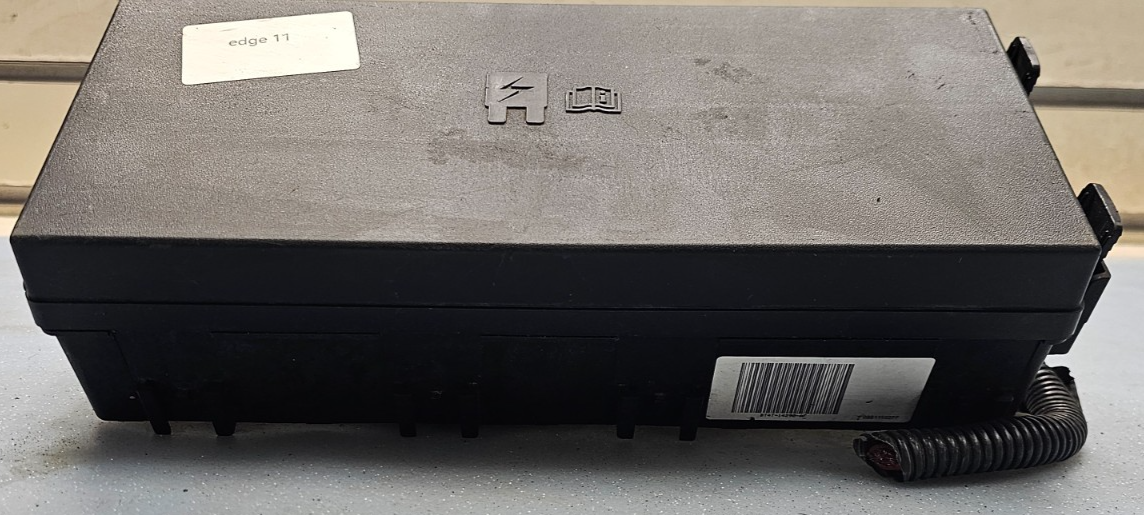 🔥2011 Edge Engine Fuse Relay Box Junction Block Control Integrated Power Module