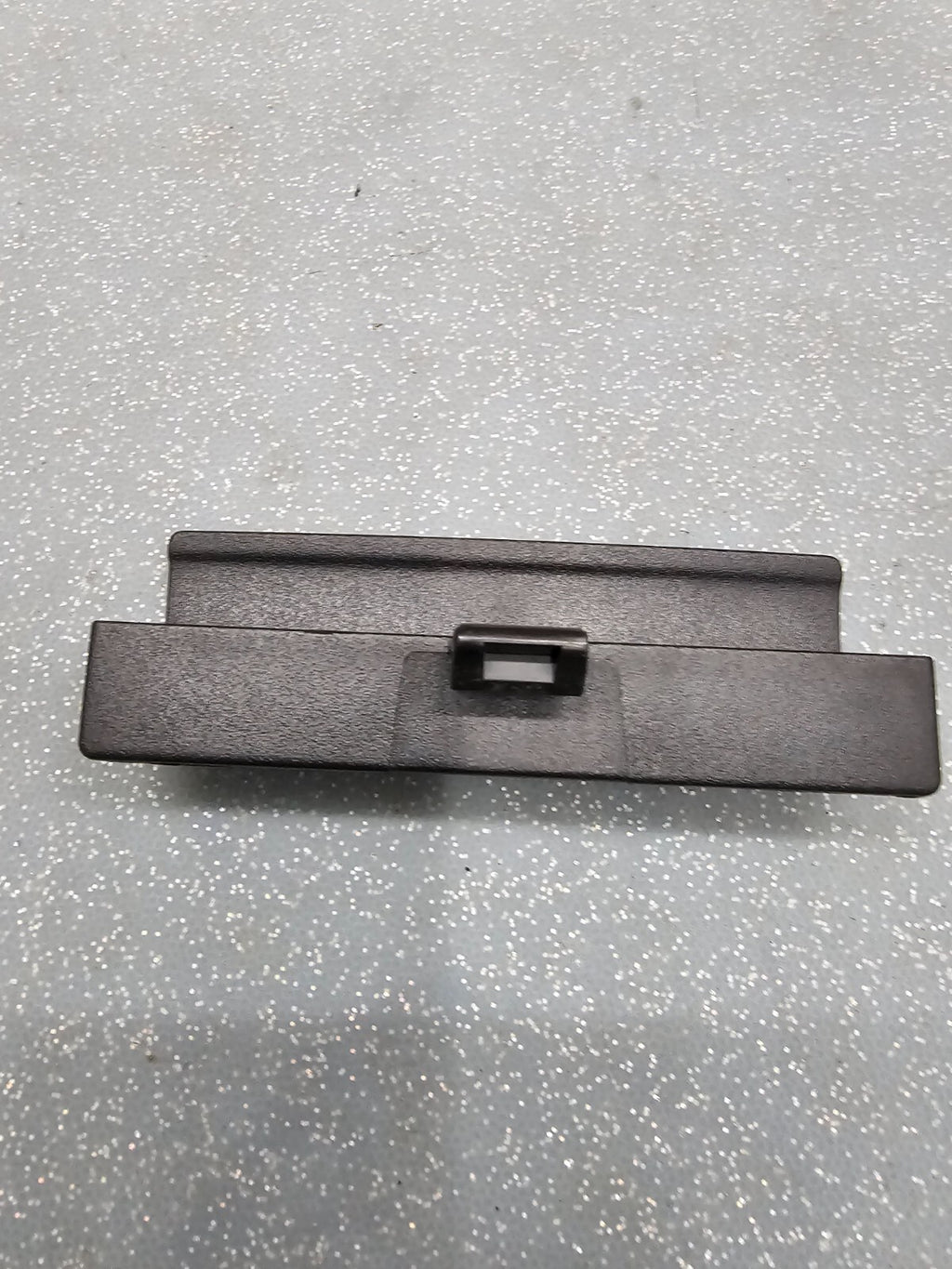 🔥07-13 Chevy Silverado Sierra Center floor Console lower compartment Lid latch