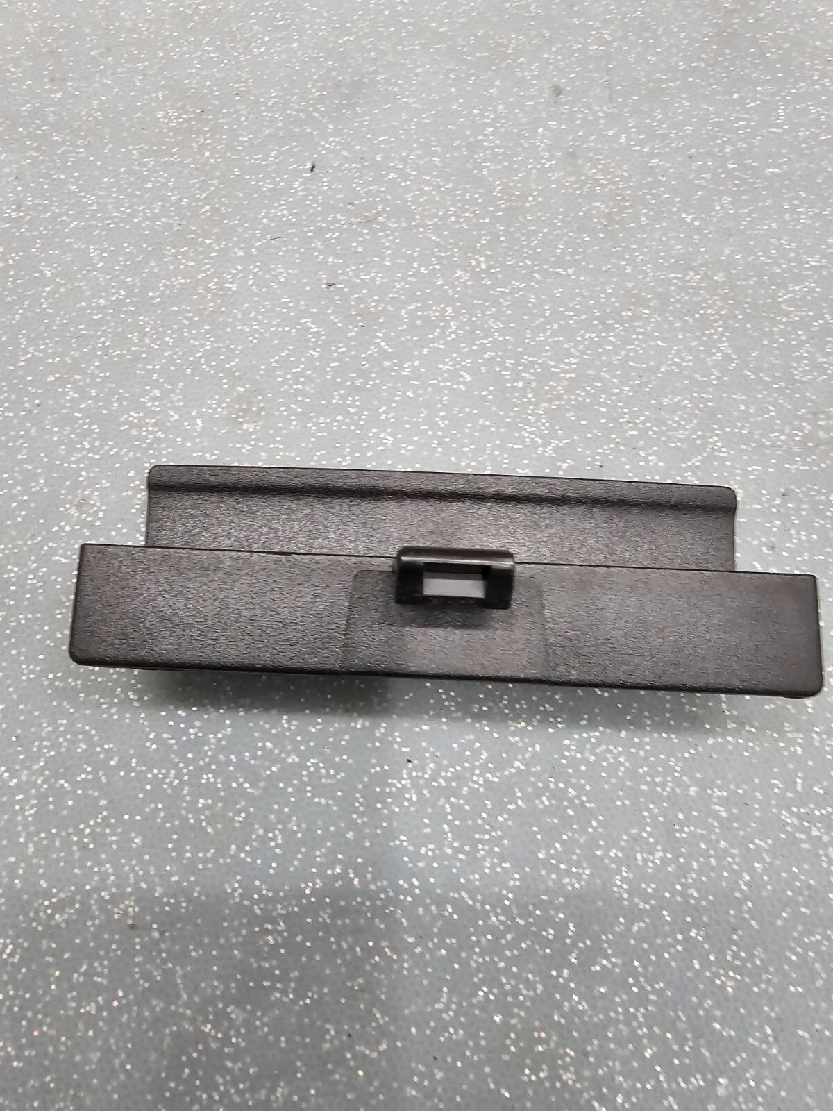🔥07-13 Chevy Silverado Sierra Center floor Console lower compartment Lid latch