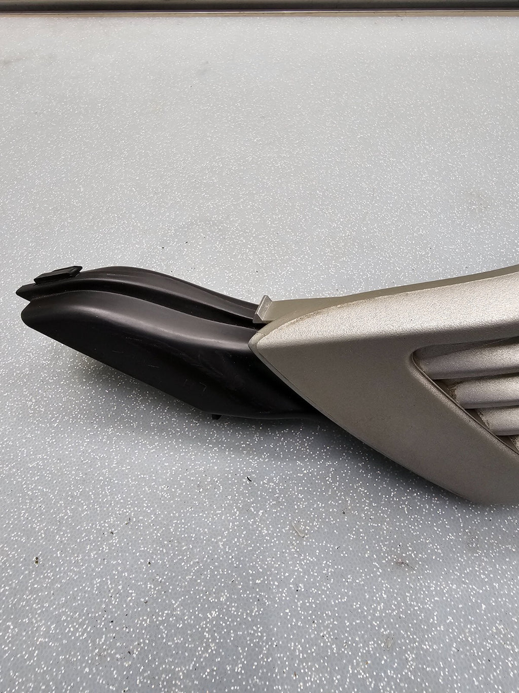🔥2004-2012 Chevy Colorado GMC Canyon Dash Outer Air Vent LH Driver Side silver