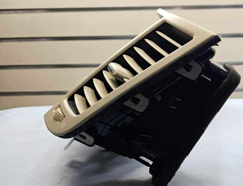 🔥09-12 INFINITI FX35DASH AM FM  RADIO CONTROL DISPLAY SCREEN TRIM TAN OEM