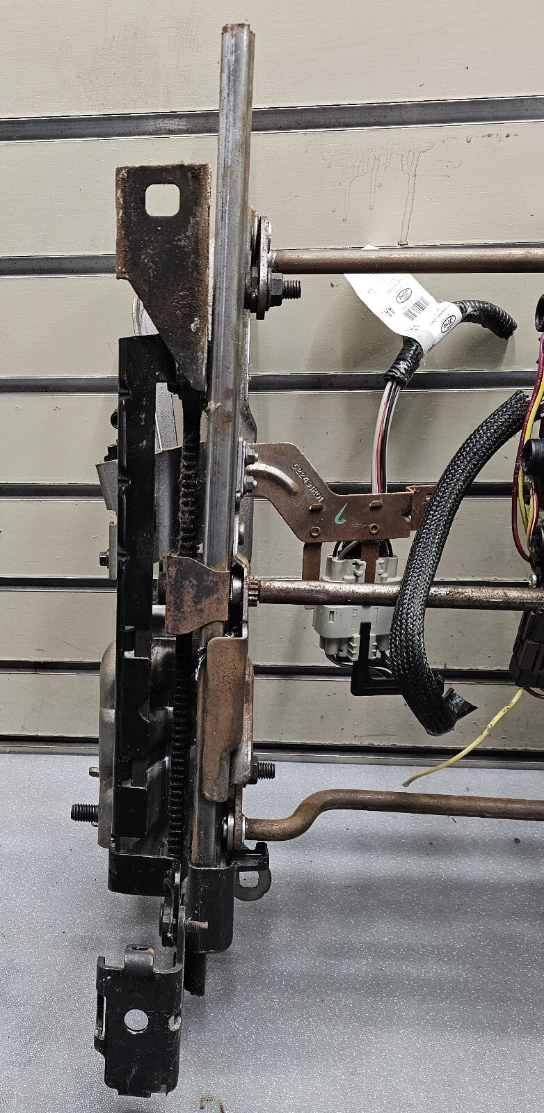 🔥03-11 Crown Victoria Grand Marquis Town Car Left Driver Power Seat Track Frame