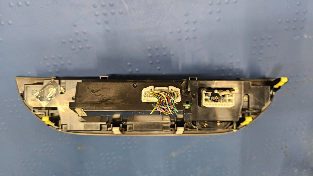 02-06 TOYOTA CAMRY Dash A/C Temperature Heater Climate Control Panel Ventilator
