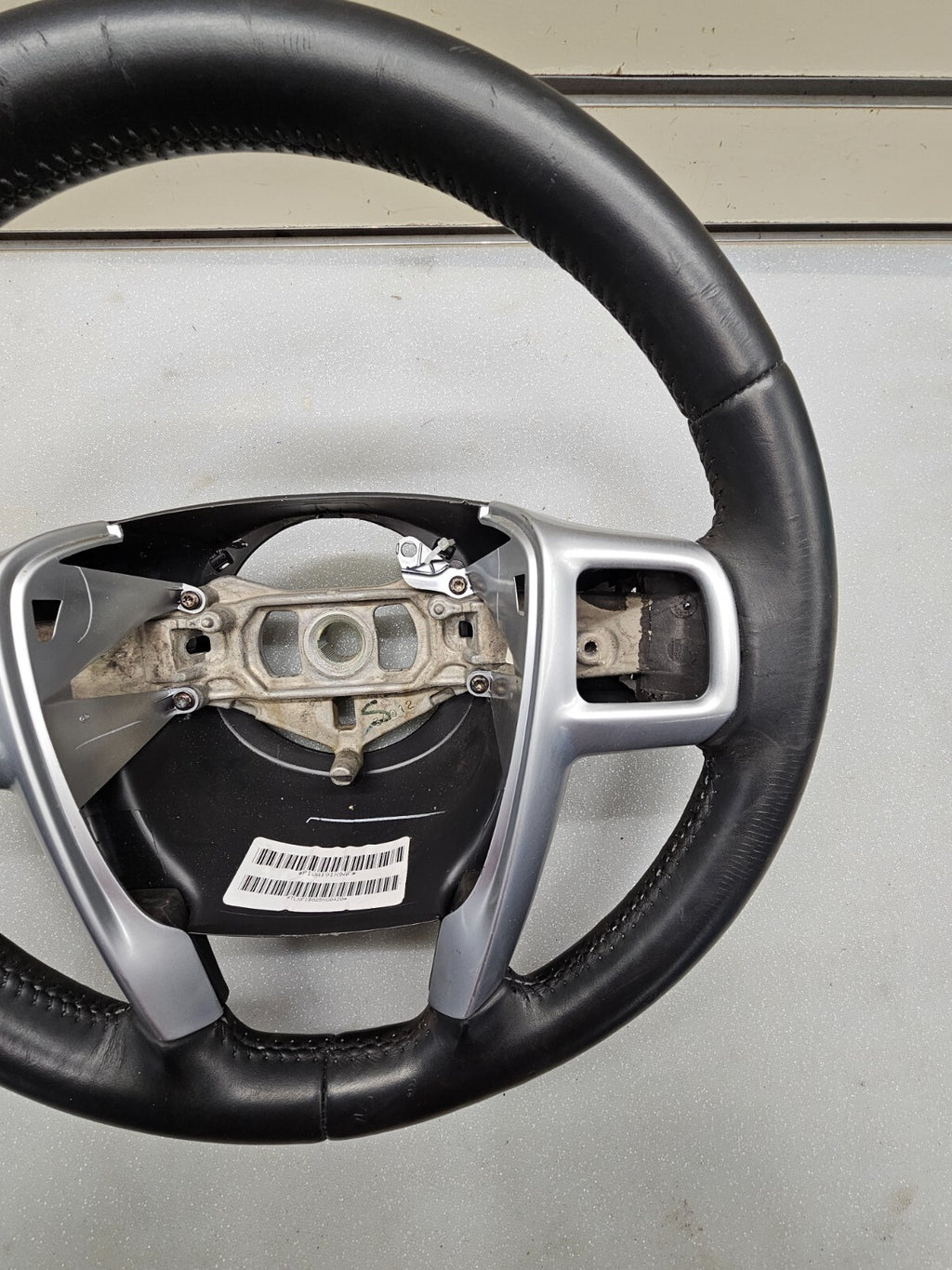 🔥2011-2014 Chrysler 300 Steering Wheel Leather Black Trim