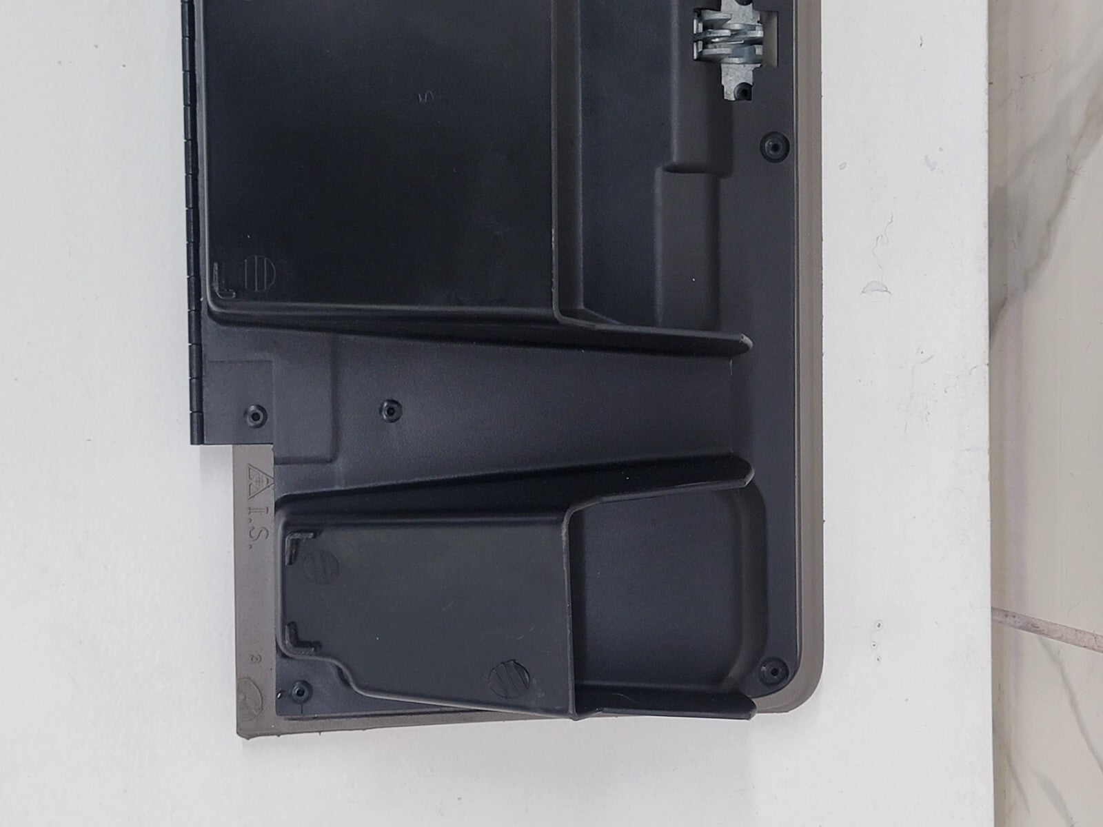 02-06 CADILLAC ESCALADE GLOVE BOX GLOVEBOX DASH STORAGE COMPARTMENT OE GRAY G9