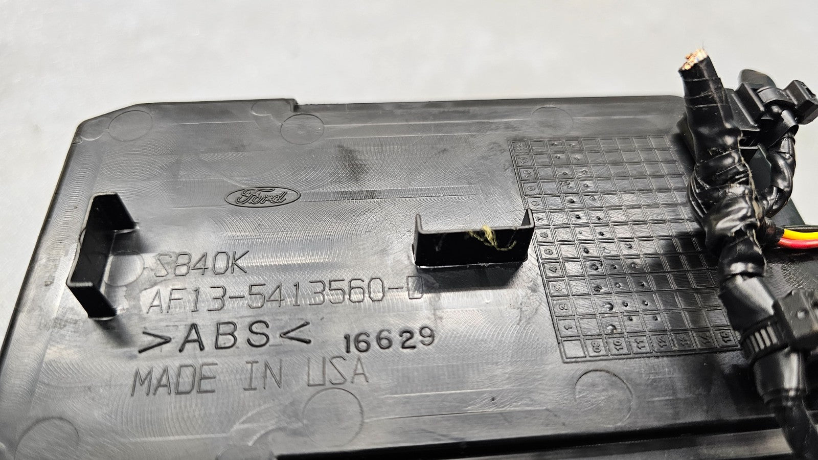 🔥10-12 Ford Taurus Center Console Storage Trim Bezel Black OEM 