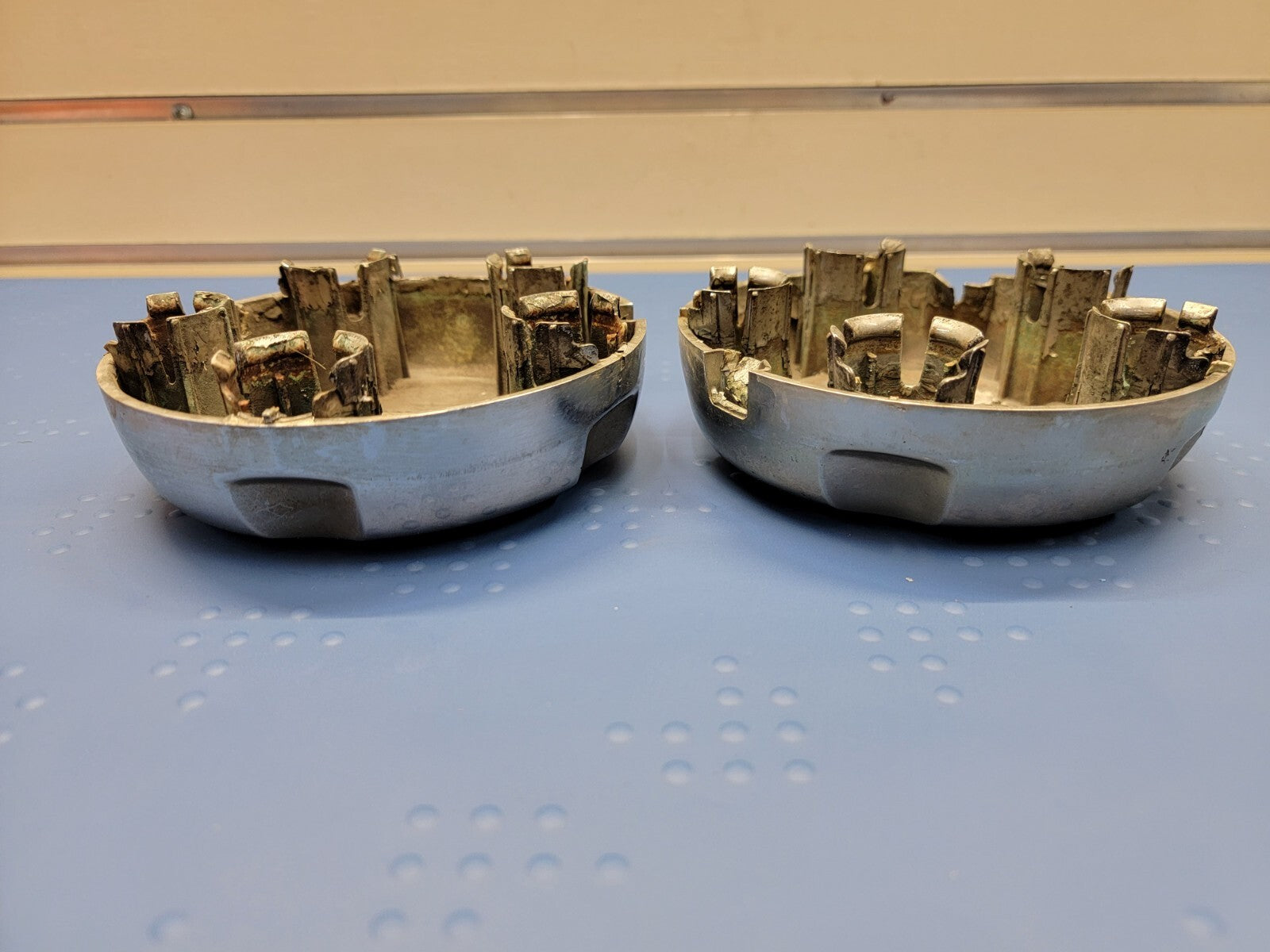 2002 - 2008 Ford Explorer wheel Center Hub Caps Set OEM