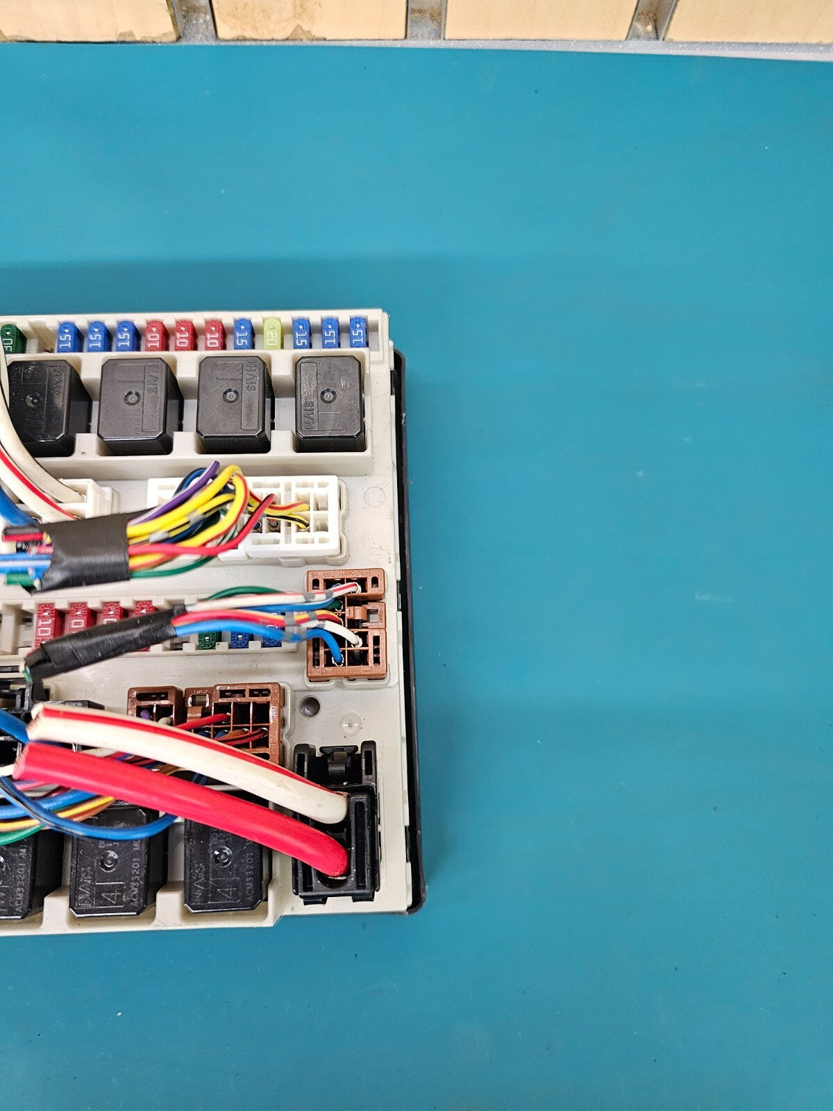 2007-2012 Nissan Sentra Under Hood IPDM Fuse Box Frame Relay Control Module Unit
