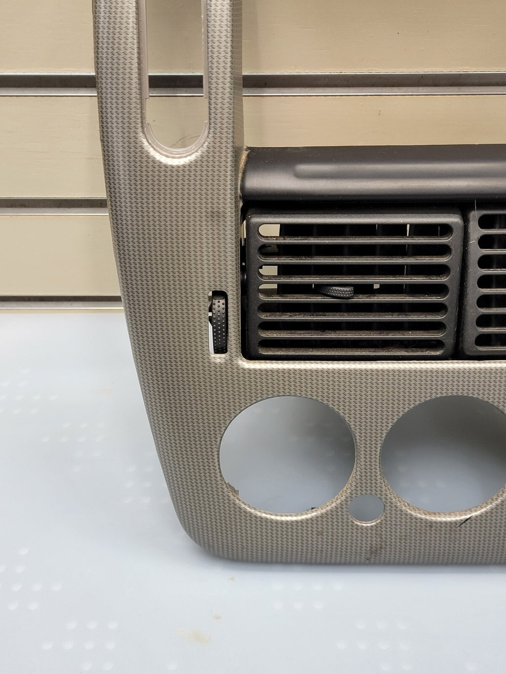 02-05 FORD EXPLORER RADIO AUDIO CLIMATE TEMPERATURE CONTROL BEZEL TRIM silver