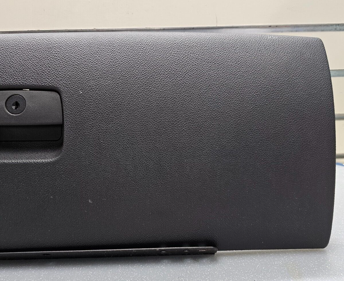 07-14 Silverado SIERRA Dash UPPER GLOVE BOX Storage Compartment Door Black G4