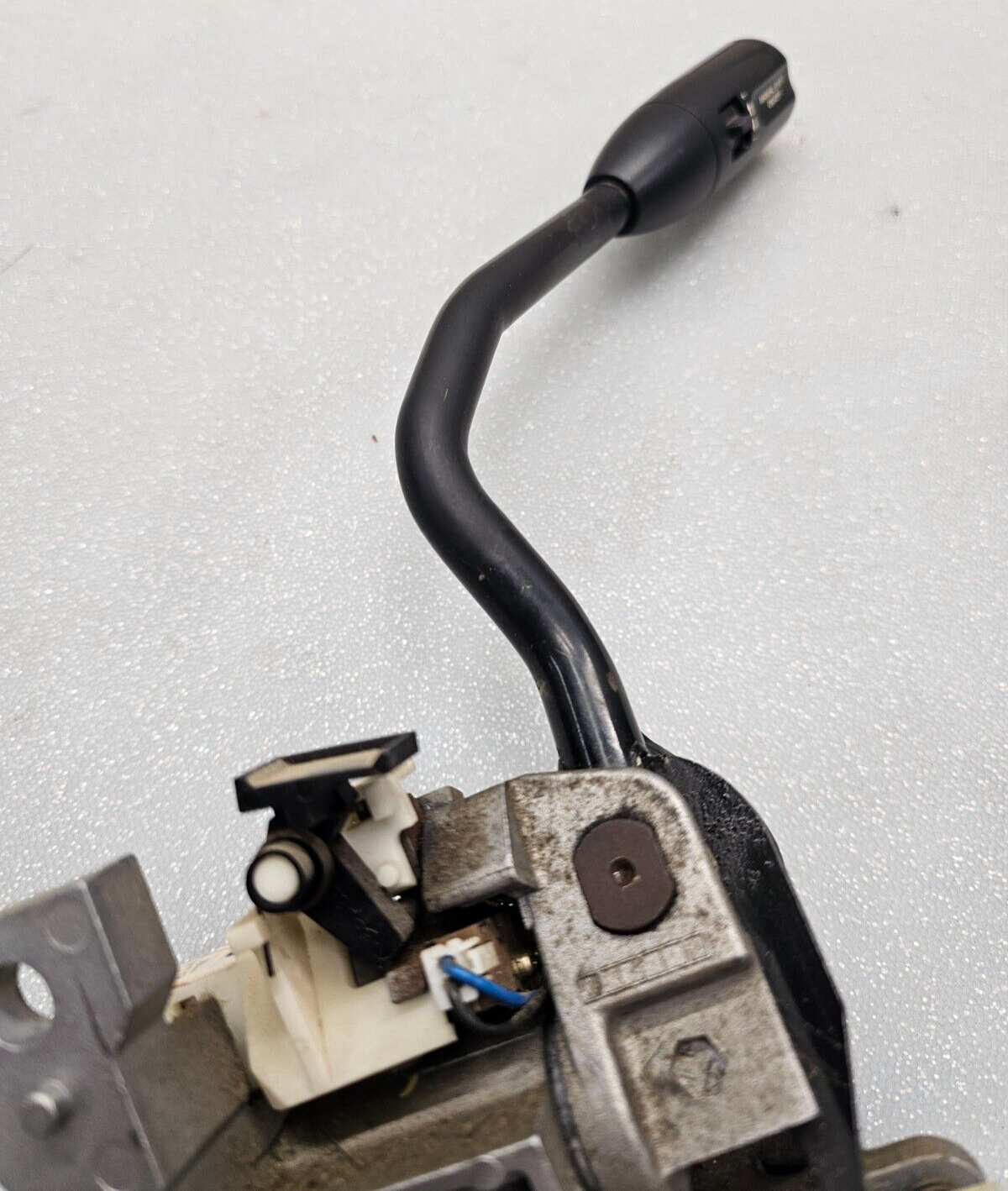 04-15NissanTitan Steering Column Automatic Shifter Assembly Transmission Control
