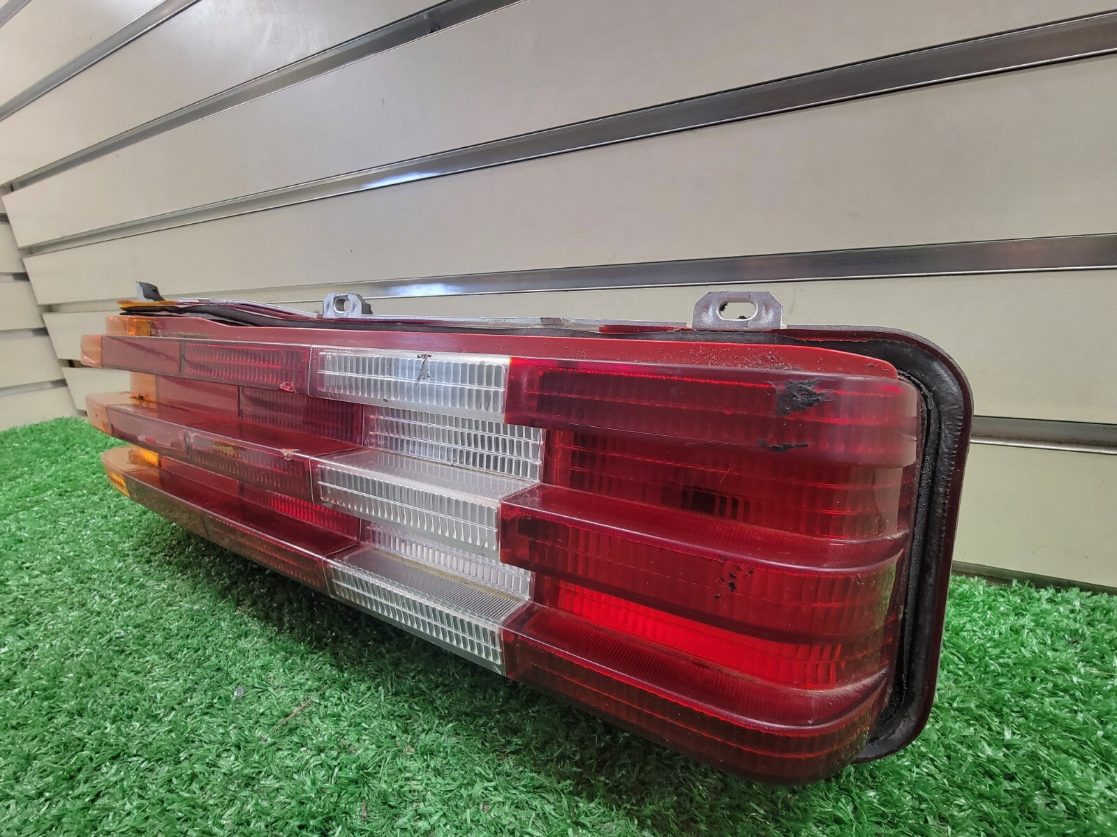 🔥75-85 MERCEDES-BENZ 300D SALOON TAIL LIGHT LAMP SEDAN COUPE RIGHT PASSENGER