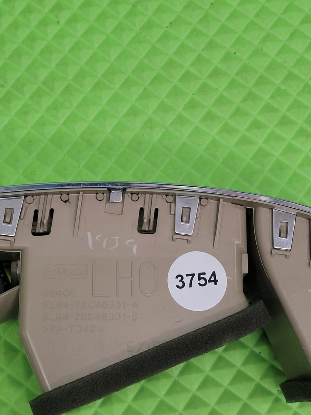 🔥2008-2012 Ford Escape Driver Left Front Air Dash Vent TAN VT9