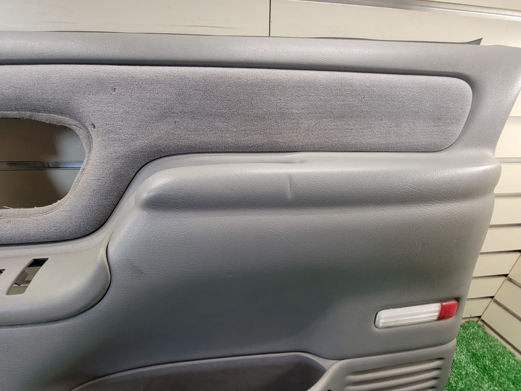 🔥95-99 Chevy GMC Silverado C/K DOOR PANEL Front Passenger Right Gray OEM D2