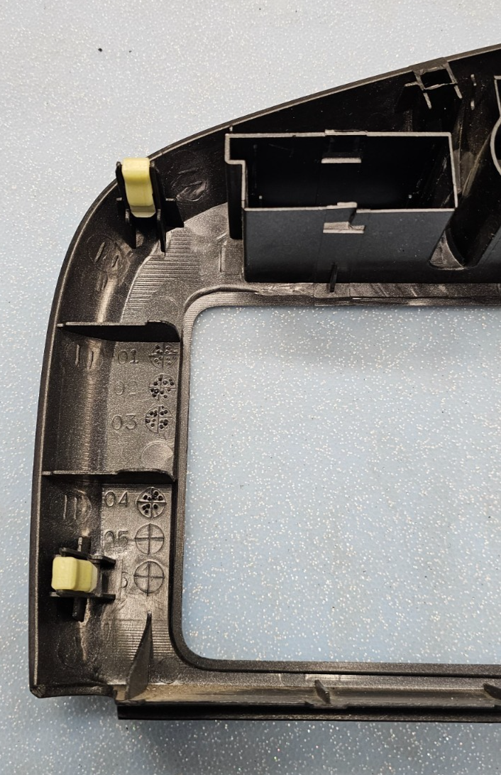 🔥2003-2008 Toyota MATRIX / Pontiac VIBE Center Dash Radio Bezel Trim Silver B26