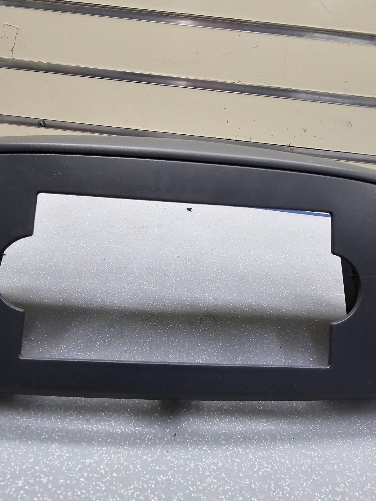 05-07 Jeep Grand Cherokee Center Radio Dash Bezel Trim Panel Surround Balck B30