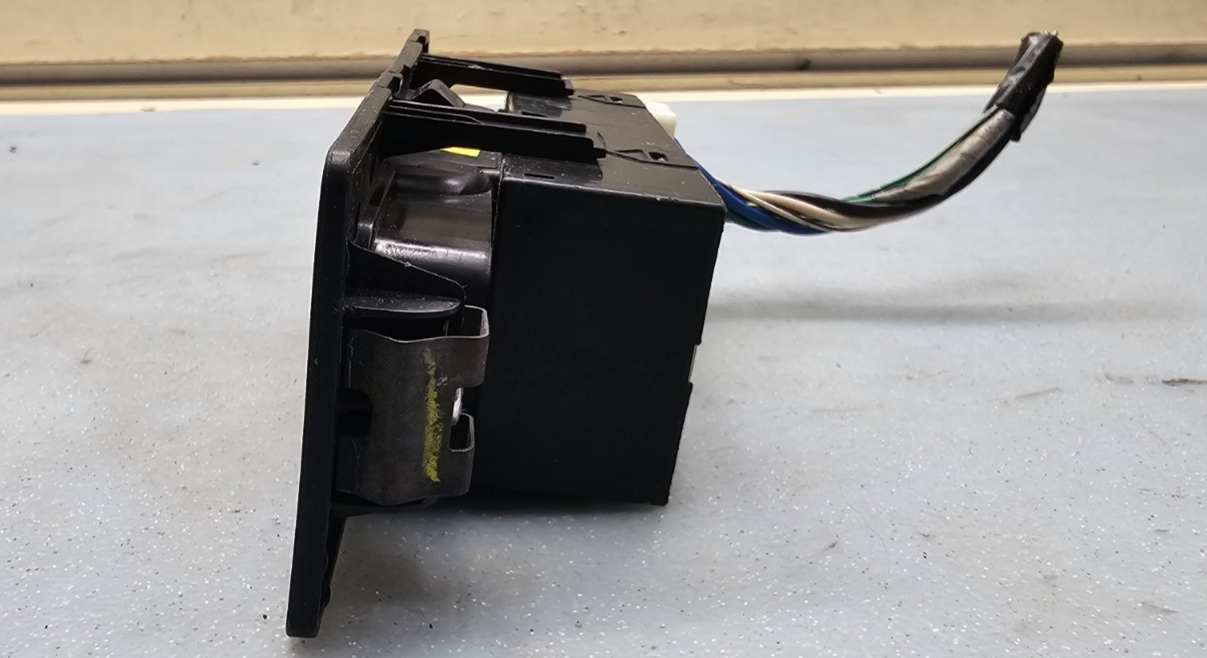 🔥04-09 NISSAN ARMADA TITAN PASENGER SIDE POWER WINDOW BUTTON OEM BLACK