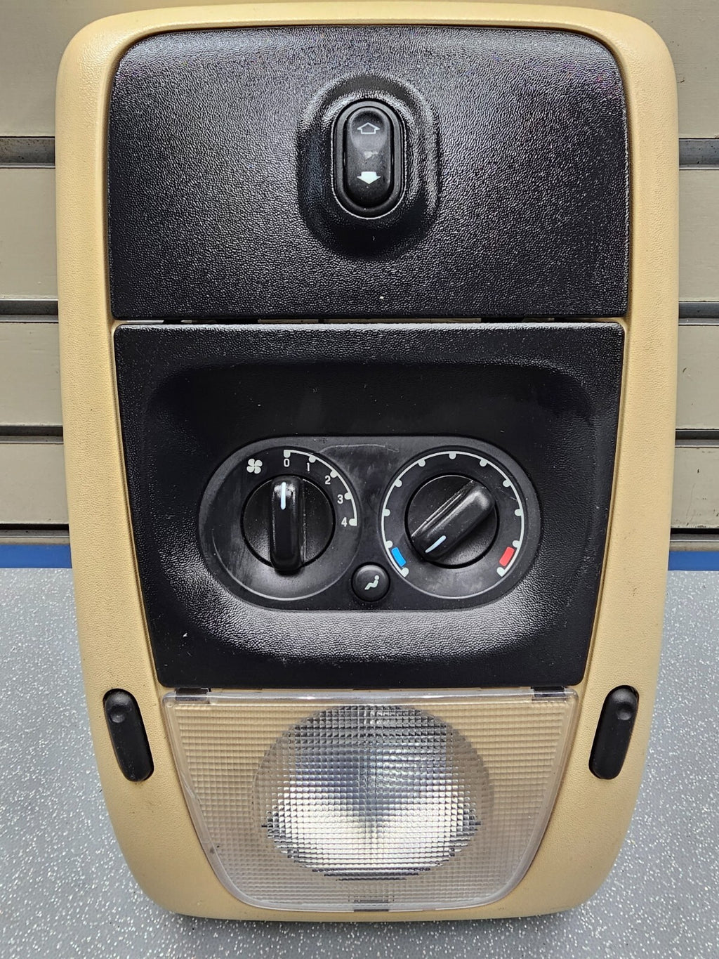 06-10 Explorer Overhead Console Dome Map Light Lamp Climate Control Assembly Tan
