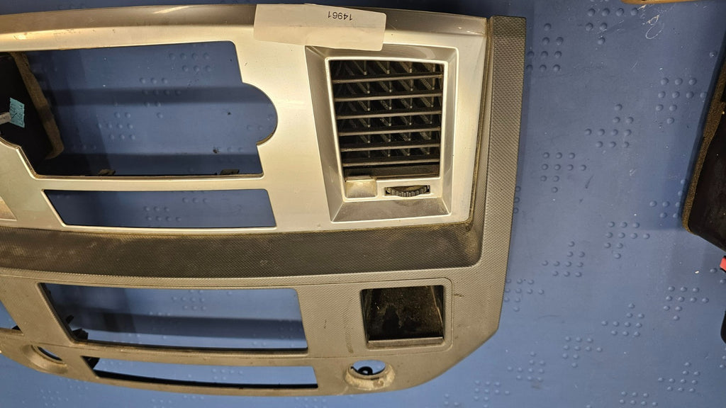 🔥06-08 Dodge RAM Dash RADIO Stereo Bezel Climate Trim Panel Silver/Grey B11