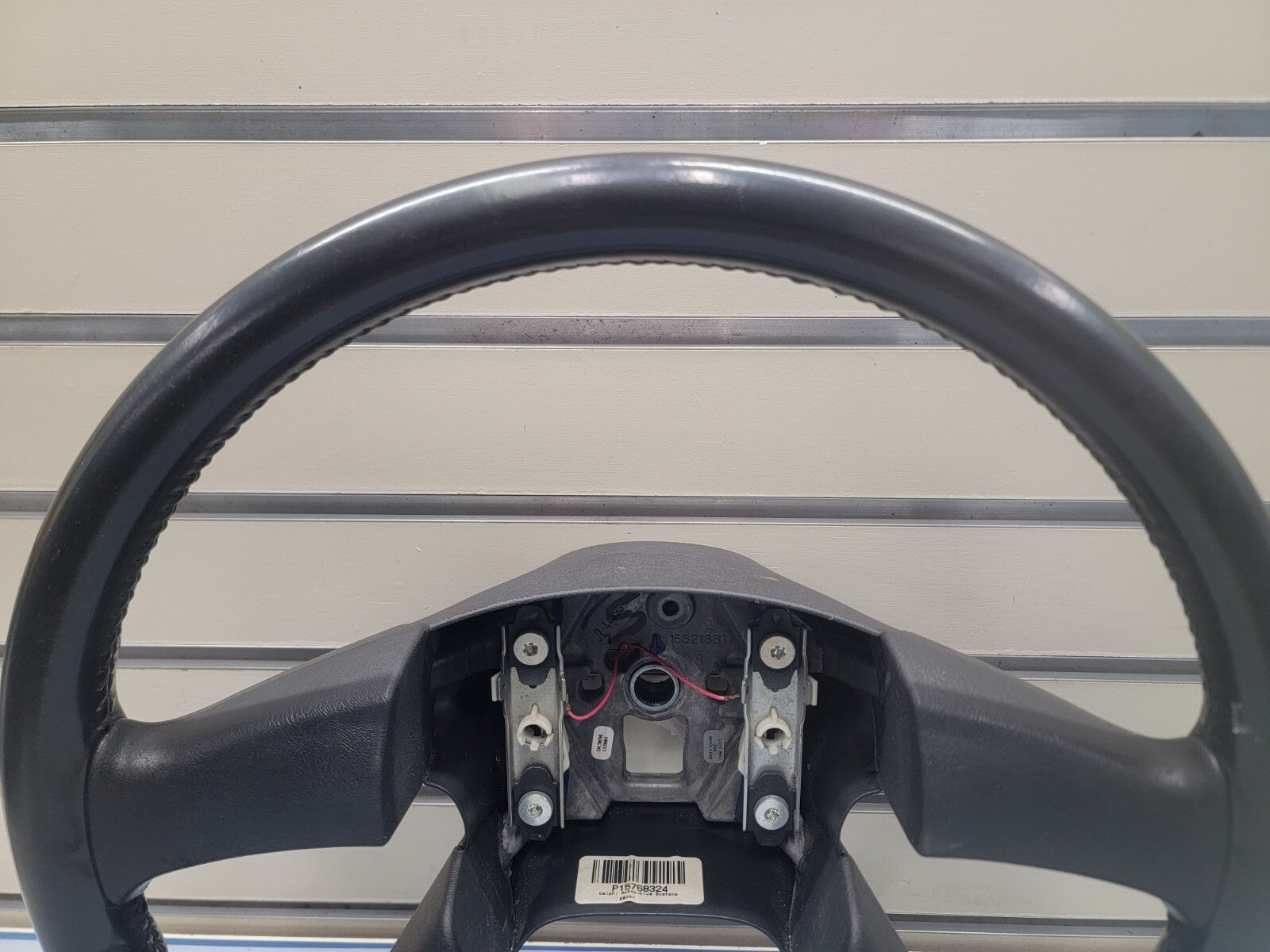 02-09 Trailblazer Envoy03-06 SILVERADO SIERRA YUKON STEERING WHEEL LEATHER BLACK