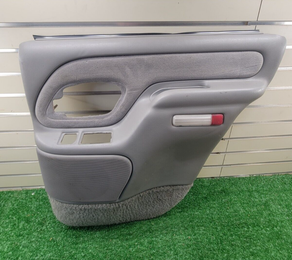 🔥95-99 Chevy GMC Silverado escalade DOOR PANEL Rear RIGHT Auto LIGHT GRAY D2