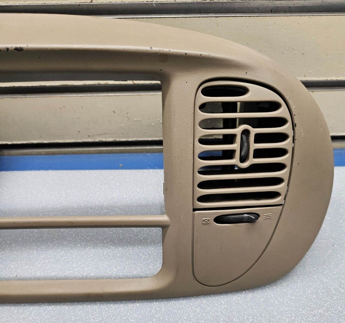 🔥97-03 Ford F150 Center Dash Radio Climate Trim Stereo BEZEL Panel Line TAN