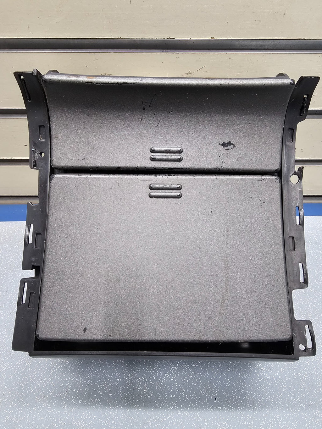 🔥03-06 Silverado Sierra Center Console Cup Drink Holder Storage Ash Tray Gray