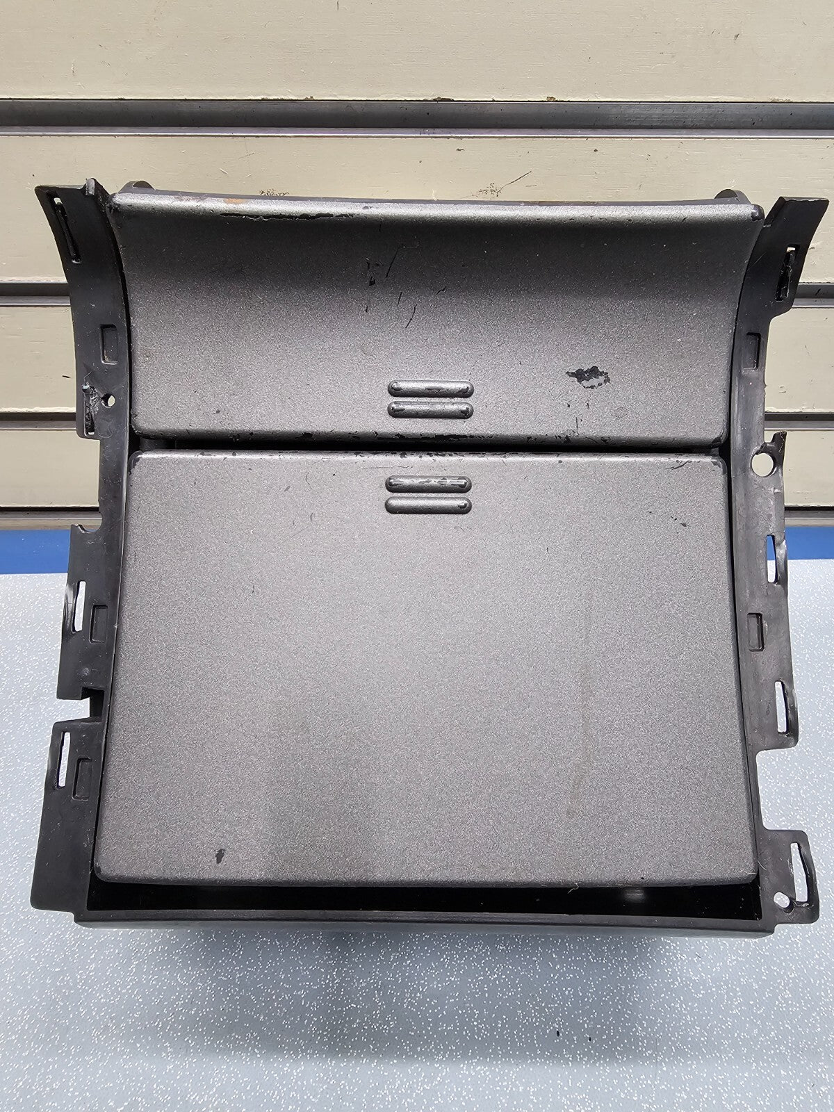 🔥03-06 Silverado Sierra Center Console Cup Drink Holder Storage Ash Tray Gray
